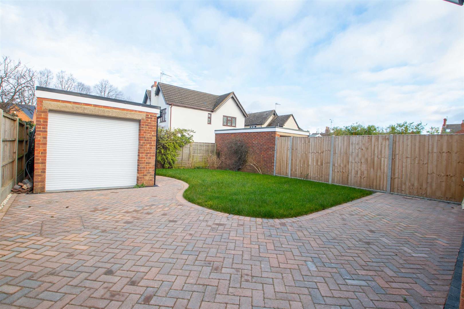 Elm Grove, Woburn Sands